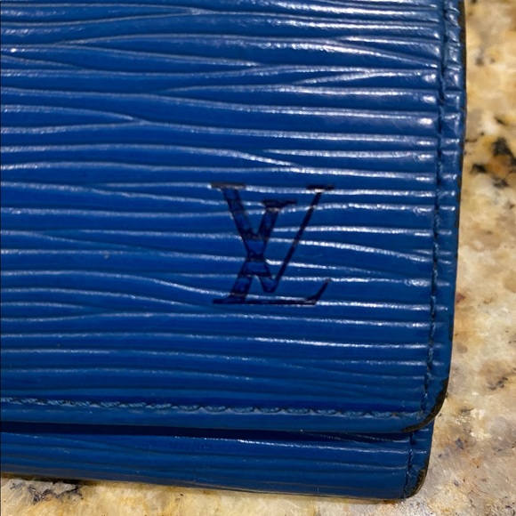 Louis Vuitton Blue Epi 4 Key Holder - with COA! - Picture 2 of 12